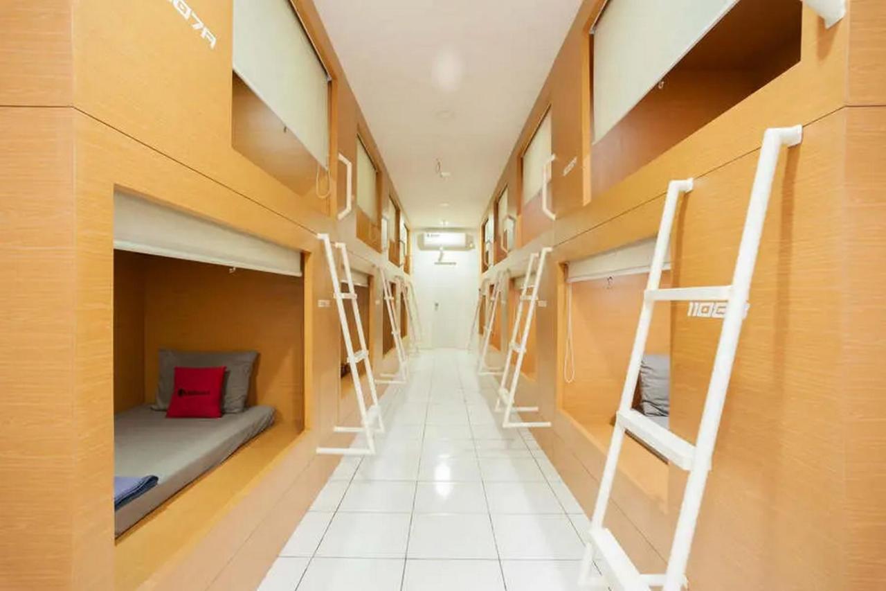 Reddoorz Hostel Near Taman Puring Джакарта Экстерьер фото