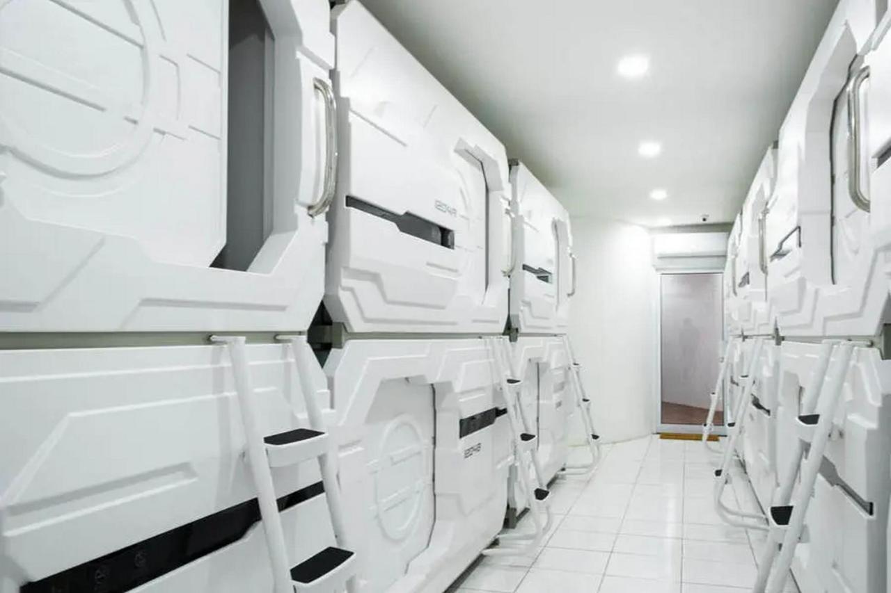 Reddoorz Hostel Near Taman Puring Джакарта Экстерьер фото