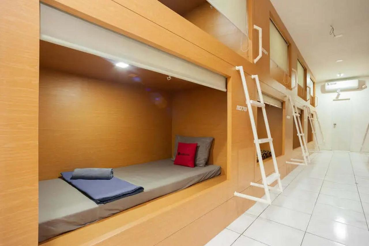 Reddoorz Hostel Near Taman Puring Джакарта Экстерьер фото