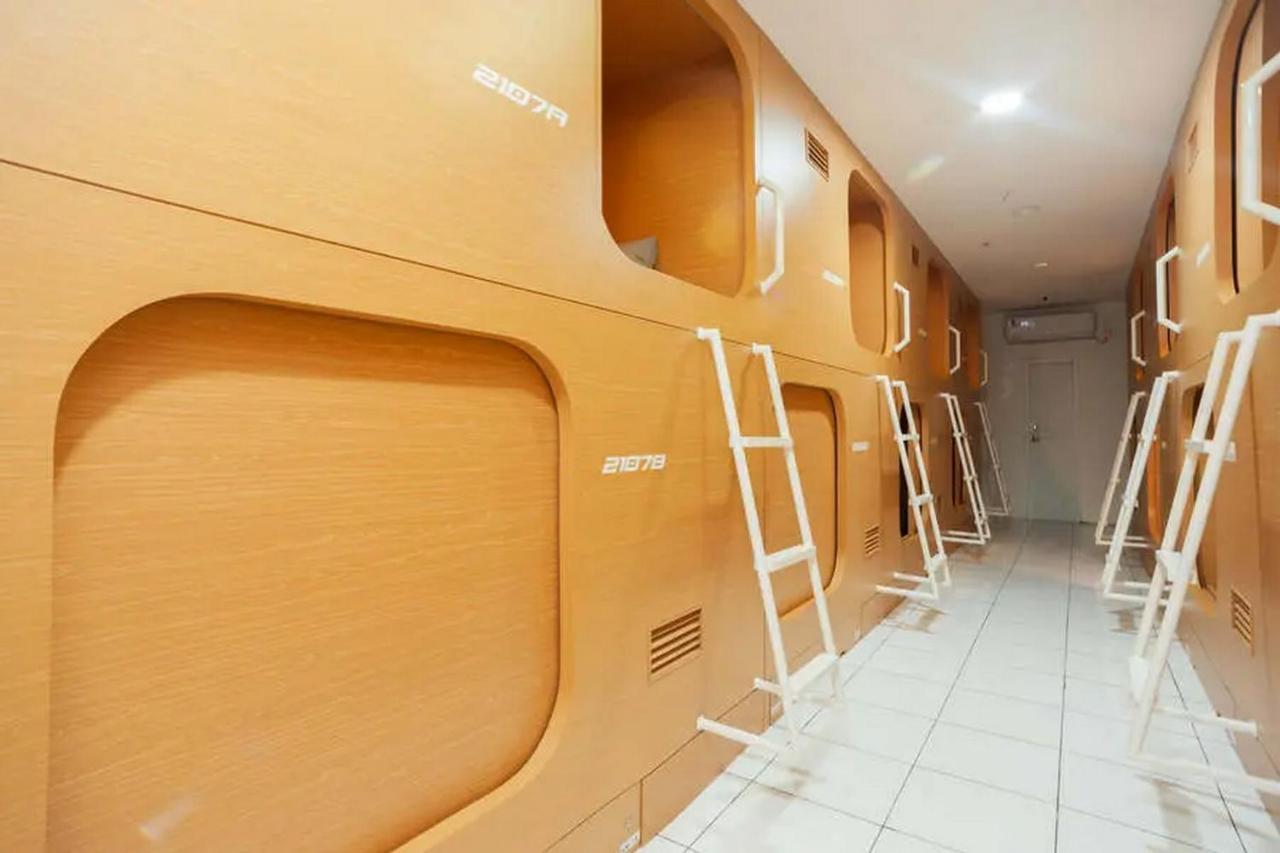 Reddoorz Hostel Near Taman Puring Джакарта Экстерьер фото