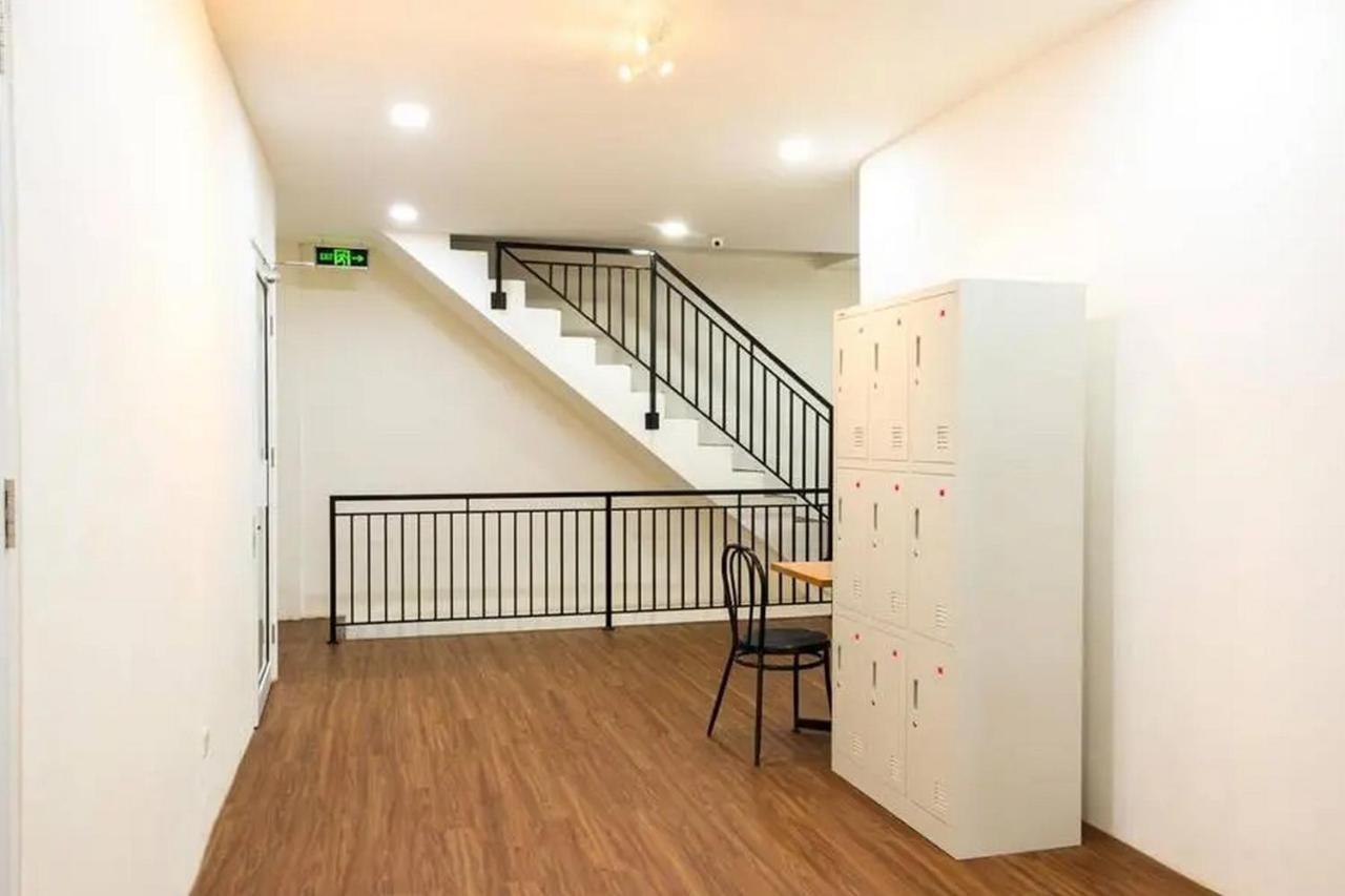 Reddoorz Hostel Near Taman Puring Джакарта Экстерьер фото